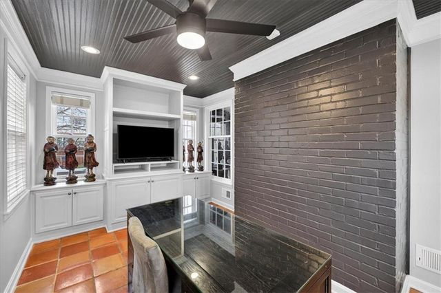 6534 Summit Street, Kansas City, MO 64113