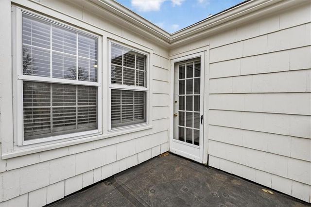 6534 Summit Street, Kansas City, MO 64113