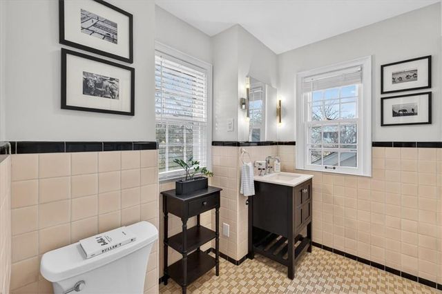 6534 Summit Street, Kansas City, MO 64113