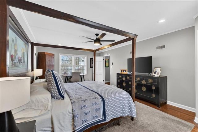 6534 Summit Street, Kansas City, MO 64113