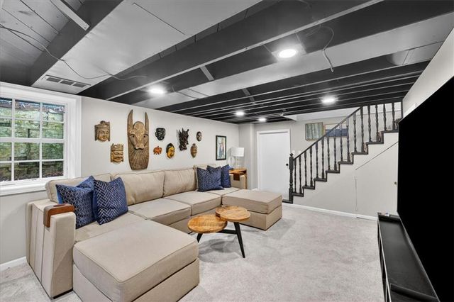 6534 Summit Street, Kansas City, MO 64113