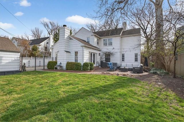 6534 Summit Street, Kansas City, MO 64113