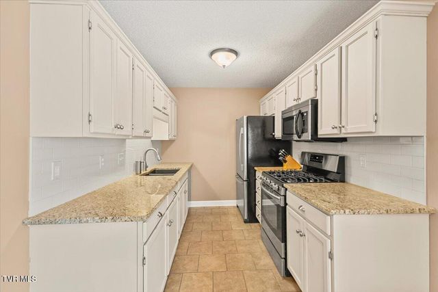 2501 East Lakeview Drive 3, Johnson City, TN 37601