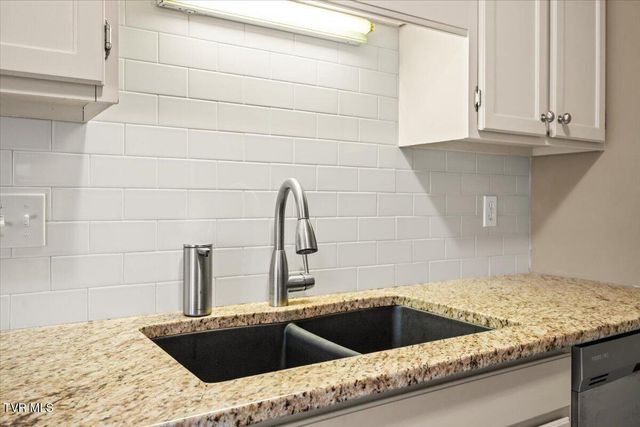 2501 East Lakeview Drive 3, Johnson City, TN 37601