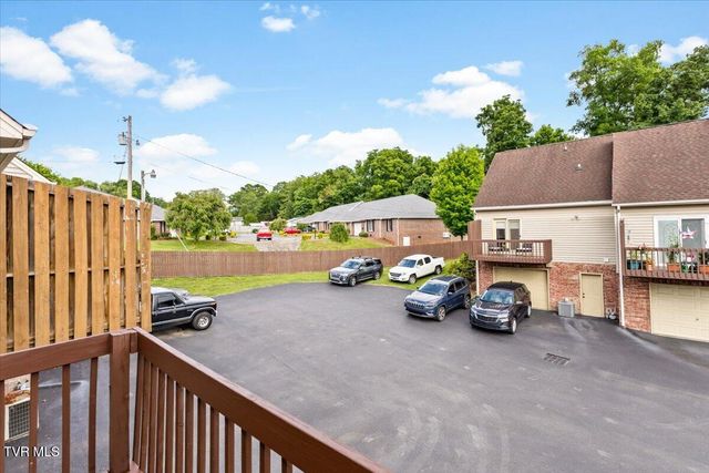 2501 East Lakeview Drive 3, Johnson City, TN 37601