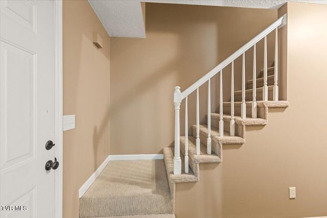 2501 East Lakeview Drive 3, Johnson City, TN 37601