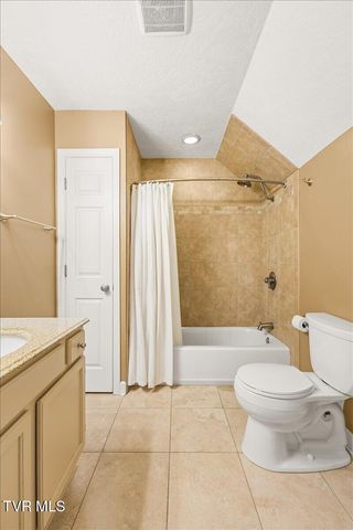 2501 East Lakeview Drive 3, Johnson City, TN 37601