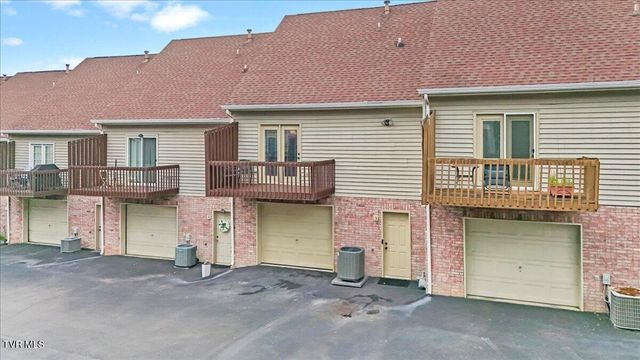 2501 East Lakeview Drive 3, Johnson City, TN 37601