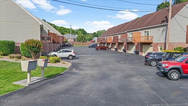 2501 East Lakeview Drive 3, Johnson City, TN 37601