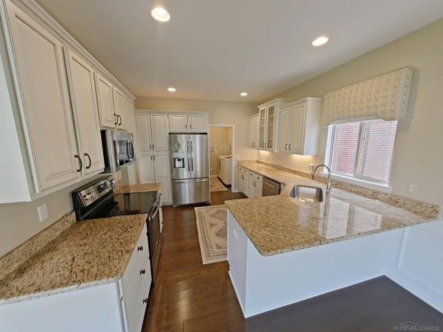 50041 Watling Street, Shelby Twp, MI 48317