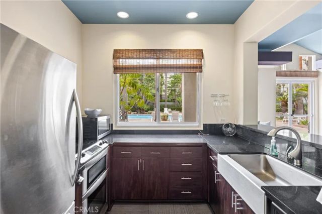 2243 Martin 107, Irvine, CA 92612