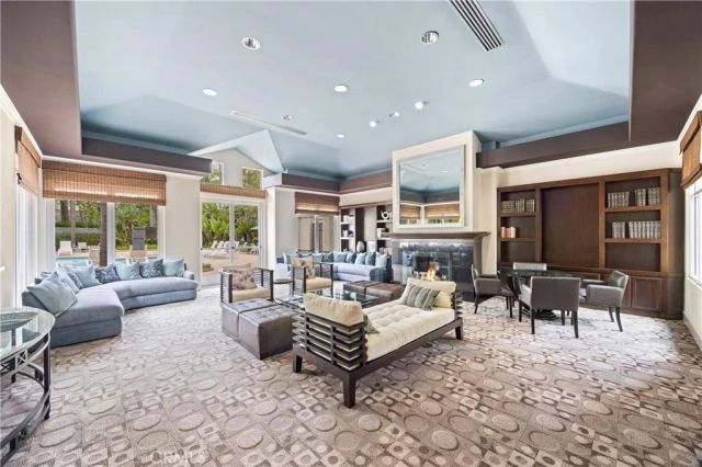 2243 Martin 107, Irvine, CA 92612