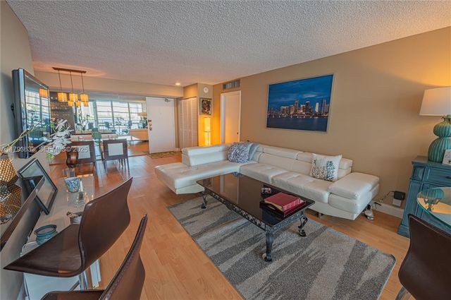 301 174th Street 401, Sunny Isles Beach, FL 33160