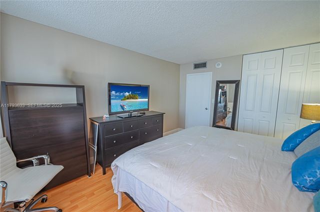 301 174th Street 401, Sunny Isles Beach, FL 33160