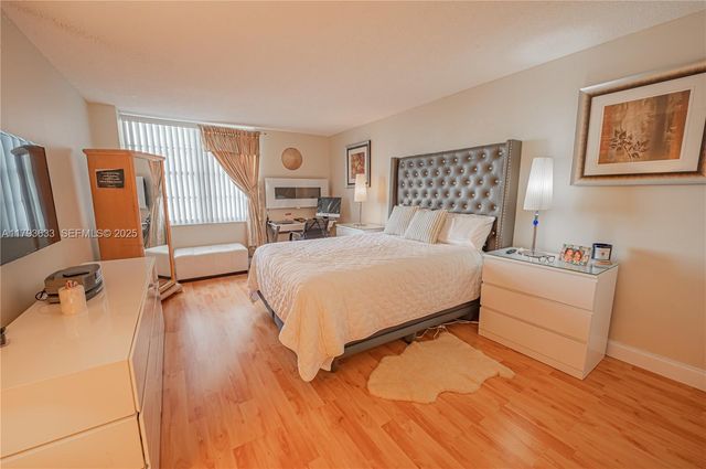 301 174th Street 401, Sunny Isles Beach, FL 33160