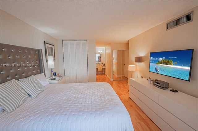 301 174th Street 401, Sunny Isles Beach, FL 33160