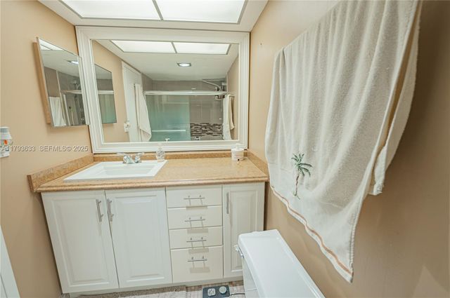 301 174th Street 401, Sunny Isles Beach, FL 33160