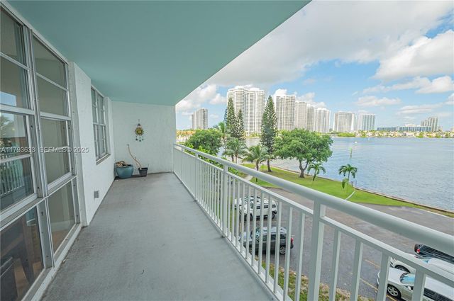 301 174th Street 401, Sunny Isles Beach, FL 33160