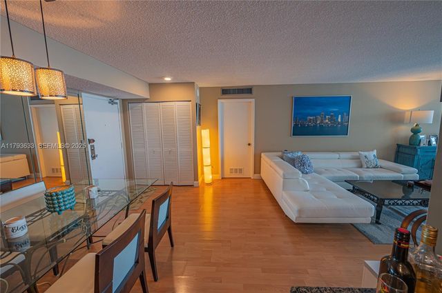 301 174th Street 401, Sunny Isles Beach, FL 33160