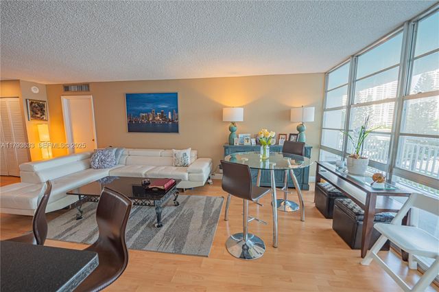 301 174th Street 401, Sunny Isles Beach, FL 33160