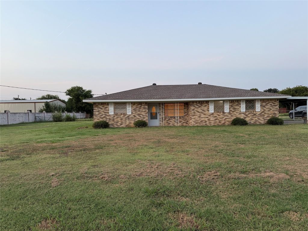 1729 Vicky Lane, Grand Prairie, TX 75052