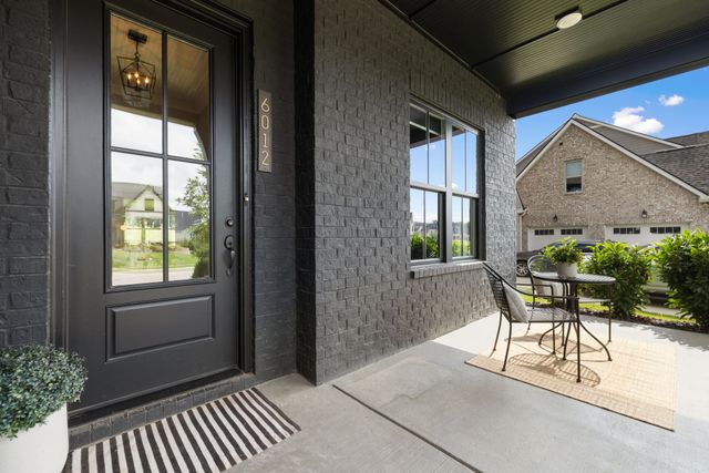 6012 Emma Victoria Dr, Franklin, TN 37064