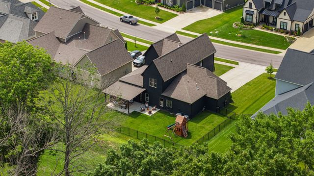 6012 Emma Victoria Dr, Franklin, TN 37064