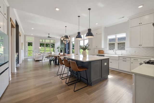 6012 Emma Victoria Dr, Franklin, TN 37064