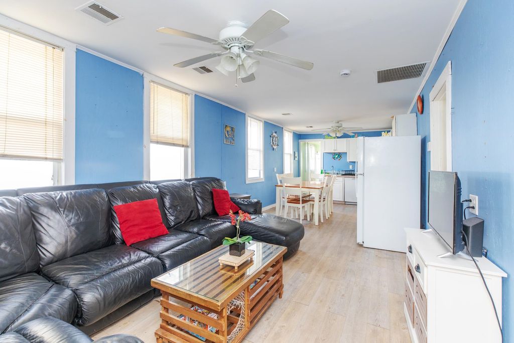 Image 13 of property listing at 15 Perkins Avenue, Hampton, NH 03842