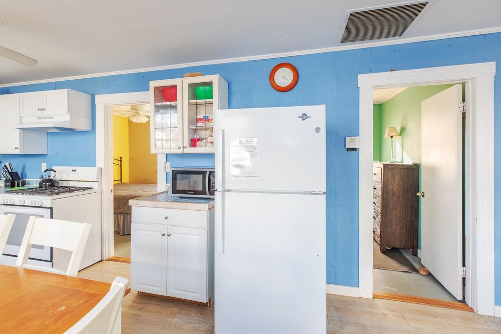 Image 18 of property listing at 15 Perkins Avenue, Hampton, NH 03842