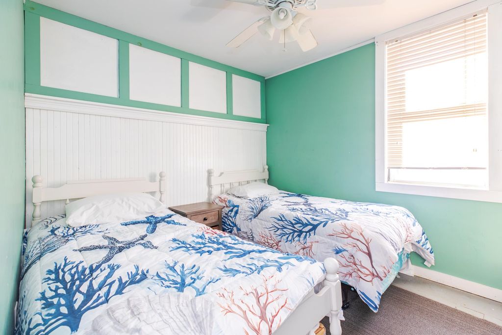 Image 20 of property listing at 15 Perkins Avenue, Hampton, NH 03842