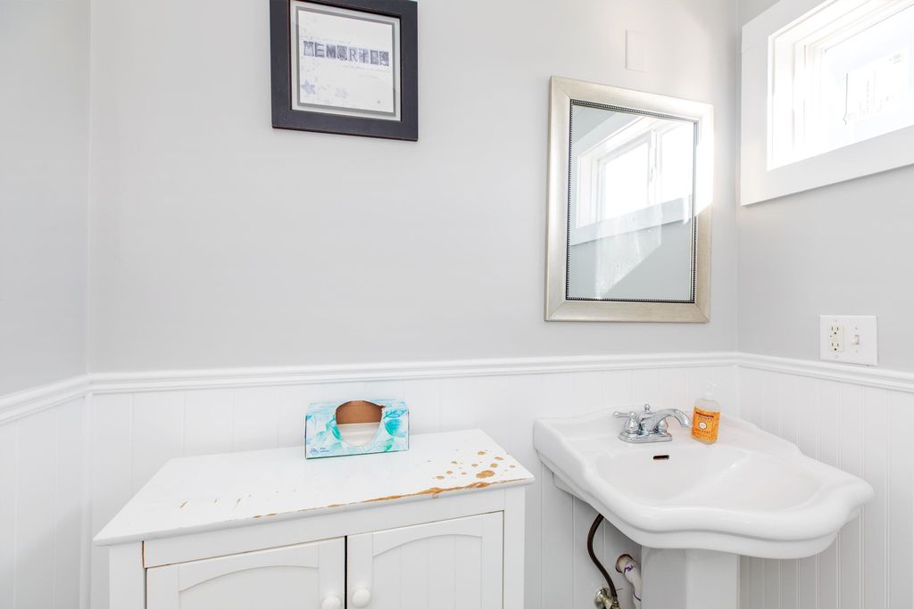 Image 24 of property listing at 15 Perkins Avenue, Hampton, NH 03842