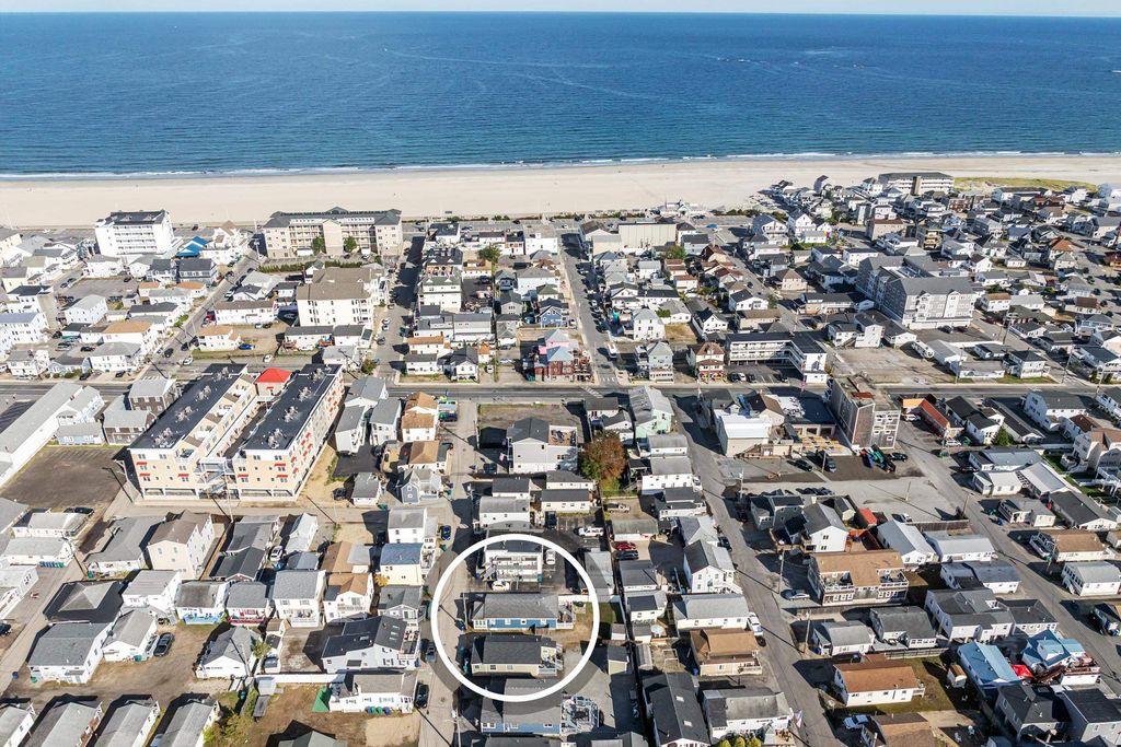 Image 7 of property listing at 15 Perkins Avenue, Hampton, NH 03842