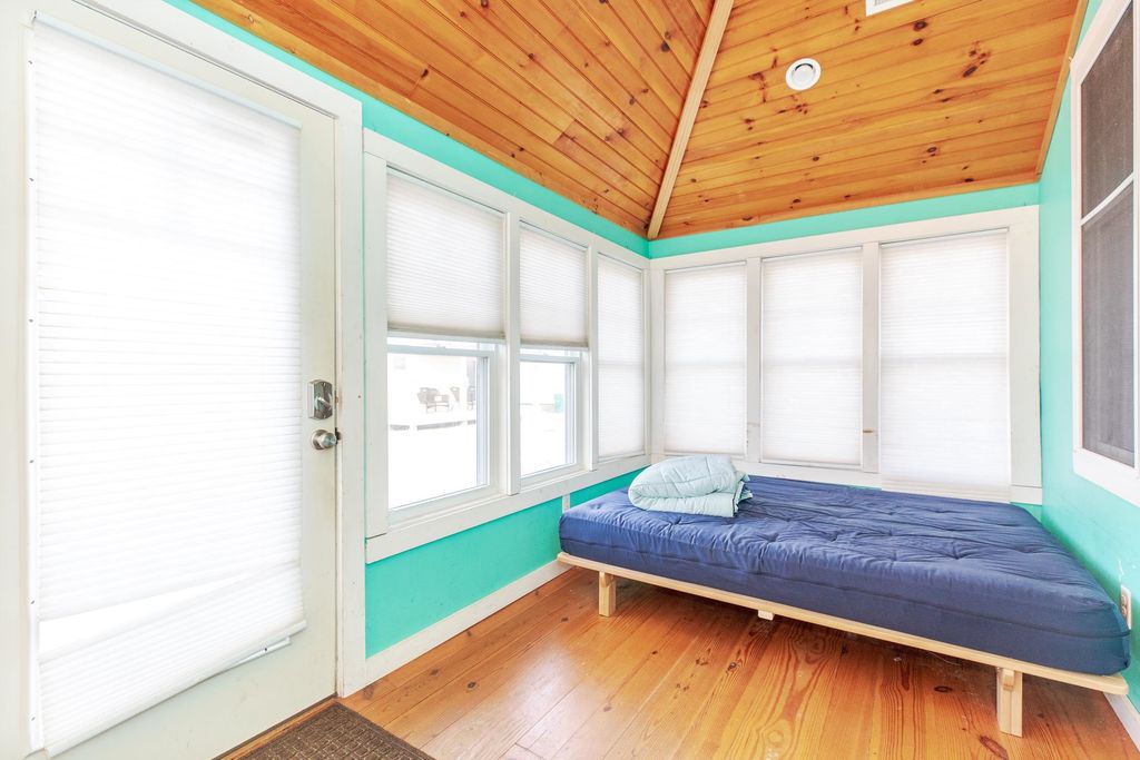 Image 9 of property listing at 15 Perkins Avenue, Hampton, NH 03842