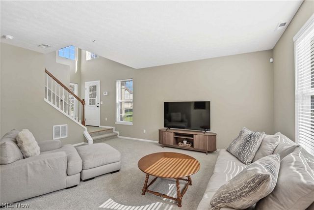 1370 N Yorkshire Drive, Broadview Heights, OH 44147