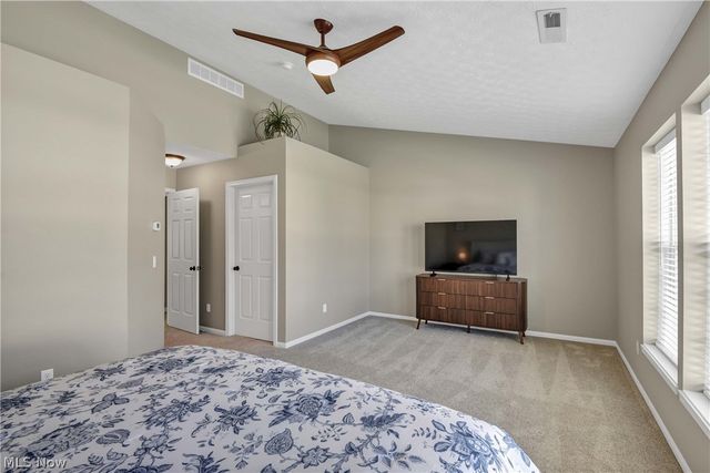 1370 N Yorkshire Drive, Broadview Heights, OH 44147