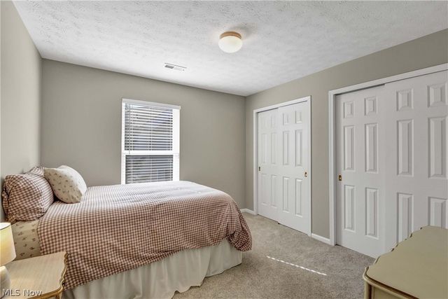1370 N Yorkshire Drive, Broadview Heights, OH 44147