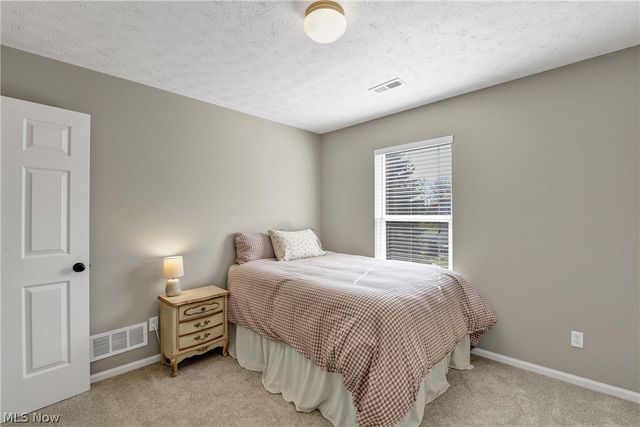 1370 N Yorkshire Drive, Broadview Heights, OH 44147