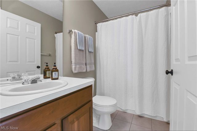 1370 N Yorkshire Drive, Broadview Heights, OH 44147