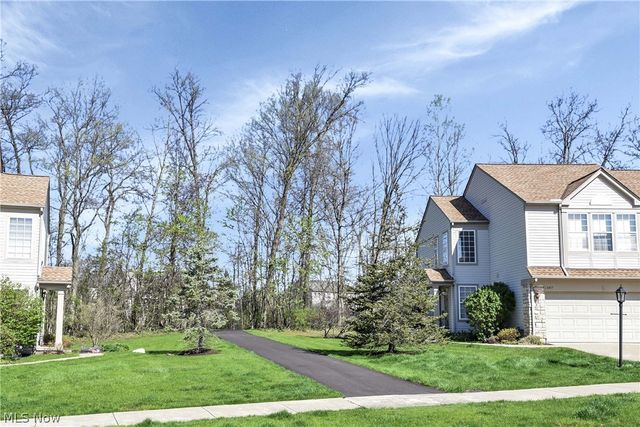 1370 N Yorkshire Drive, Broadview Heights, OH 44147