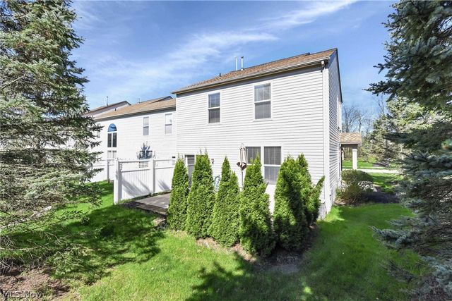 1370 N Yorkshire Drive, Broadview Heights, OH 44147