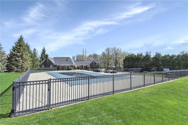 1370 N Yorkshire Drive, Broadview Heights, OH 44147