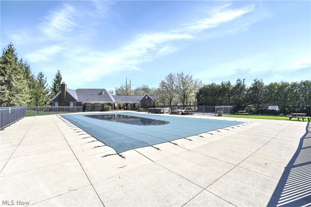 1370 N Yorkshire Drive, Broadview Heights, OH 44147
