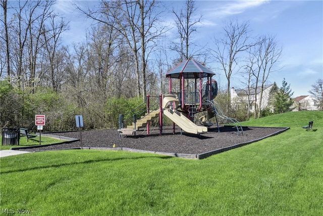 1370 N Yorkshire Drive, Broadview Heights, OH 44147