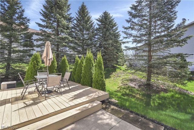 1370 N Yorkshire Drive, Broadview Heights, OH 44147