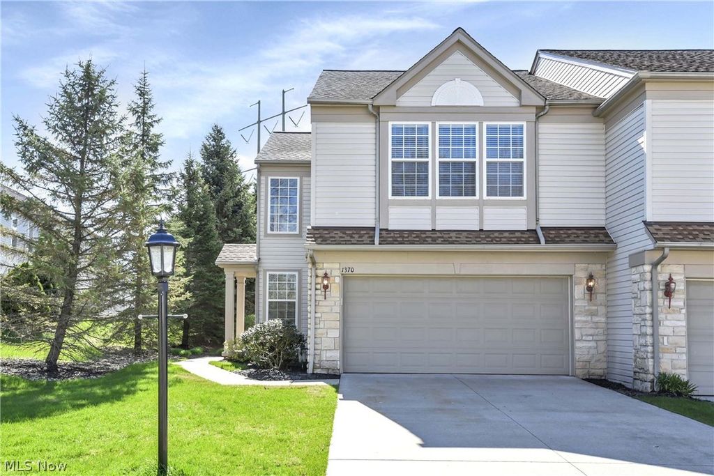 1370 N Yorkshire Drive, Broadview Heights, OH 44147