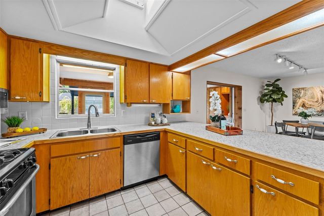 1502 HAVEN BEND, Tampa, FL 33613