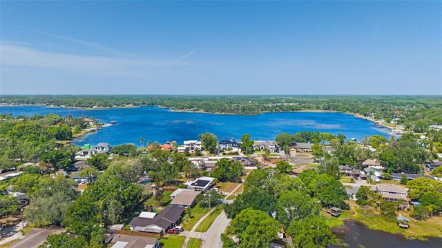 1502 HAVEN BEND, Tampa, FL 33613