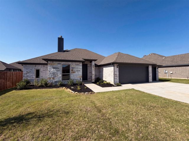 1530 Woodmere Drive, Krum, TX 76249