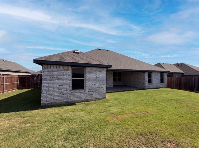 1530 Woodmere Drive, Krum, TX 76249